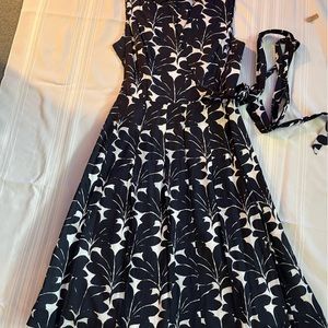 Ivanka Trump stylish summer dress . Size 8